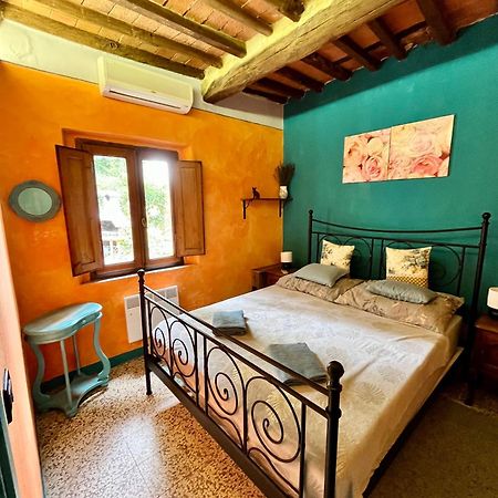 Peccioli Turquoise Rose Apartment מראה חיצוני תמונה